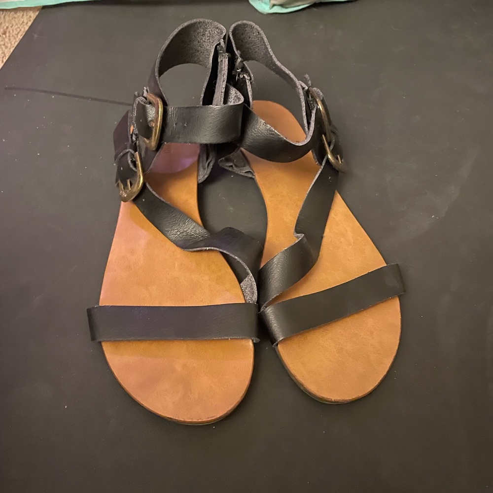 Black flat sandals